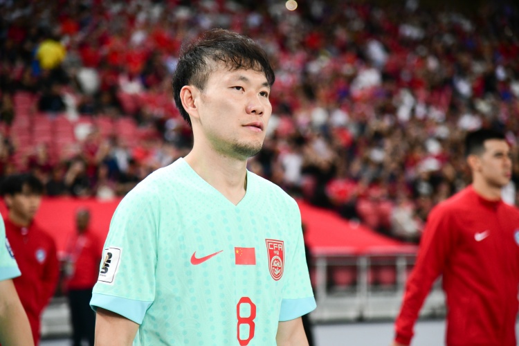 突遭棄用?李源一18強(qiáng)賽前6場鐵主力 近2場只踢27分鐘&未進(jìn)名單?