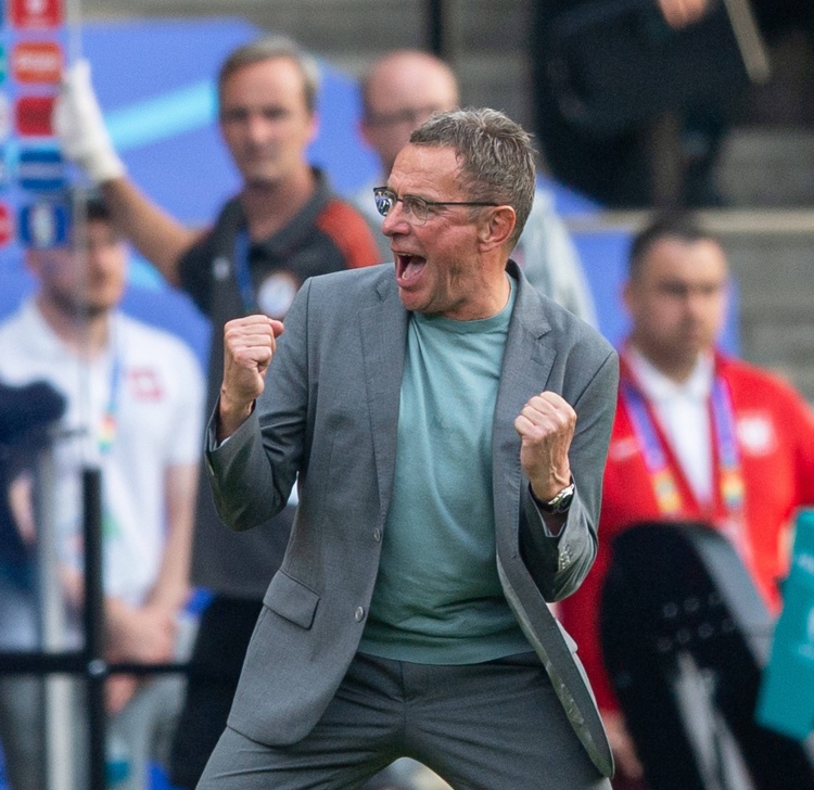 記者：拜仁沒有和朗尼克接觸，未來也沒有邀請其任職的計(jì)劃