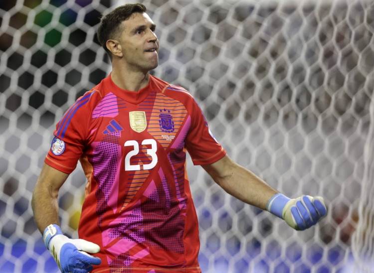 馬丁內(nèi)斯：如果37歲梅西還使勁地努力，我有什么理由停下來休息