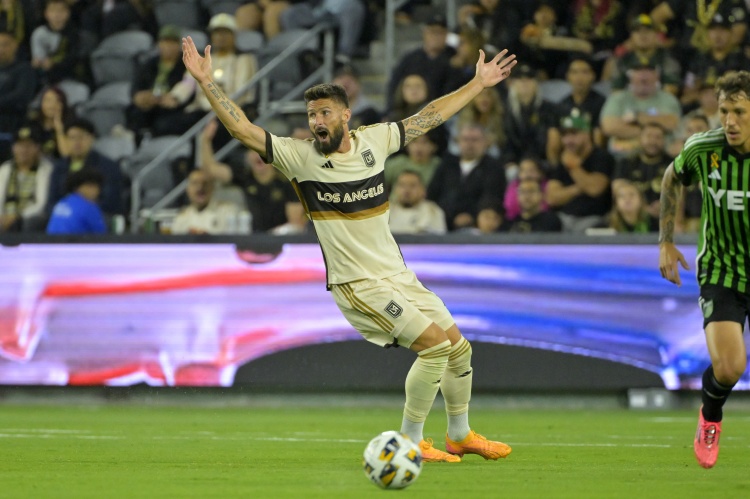 吉魯：伊布可能看起來(lái)很傲慢，但實(shí)際上他非常有魅力