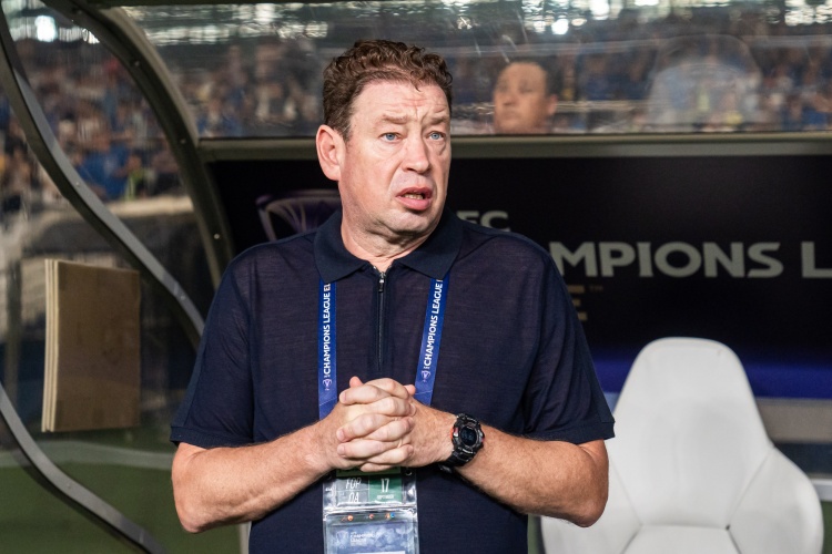 足球報(bào)：申花技戰(zhàn)術(shù)打法已被對(duì)手熟悉，斯盧茨基恐怕需有些變化