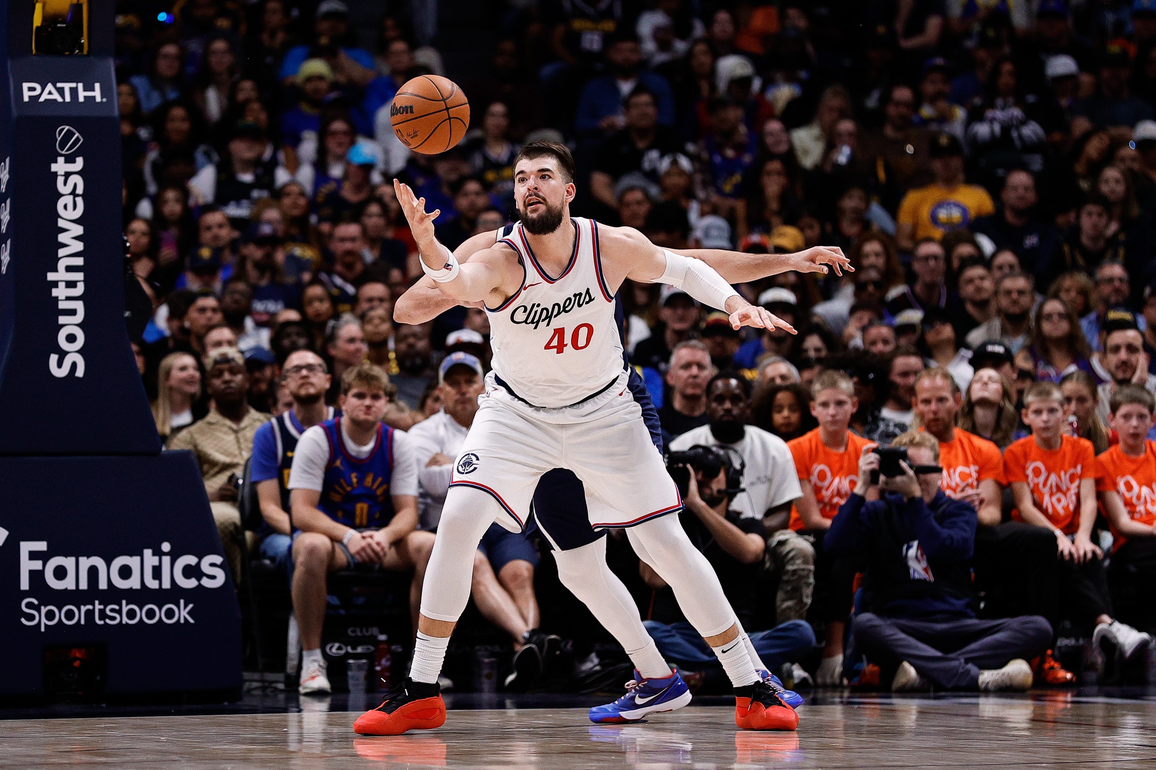 成為聯(lián)盟最佳中鋒之一感受如何？祖巴茨：這得看你問的是誰了