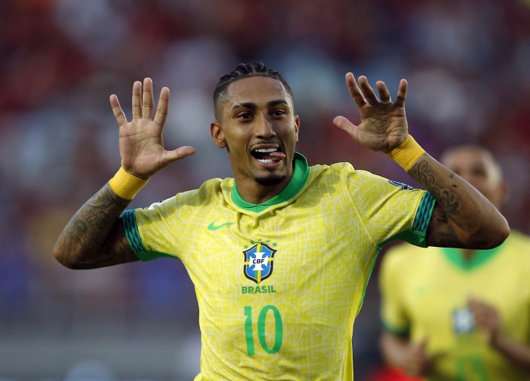 前巴甲球員拉菲尼亞因同名躺槍，被阿根廷球迷種族歧視&罵猴子