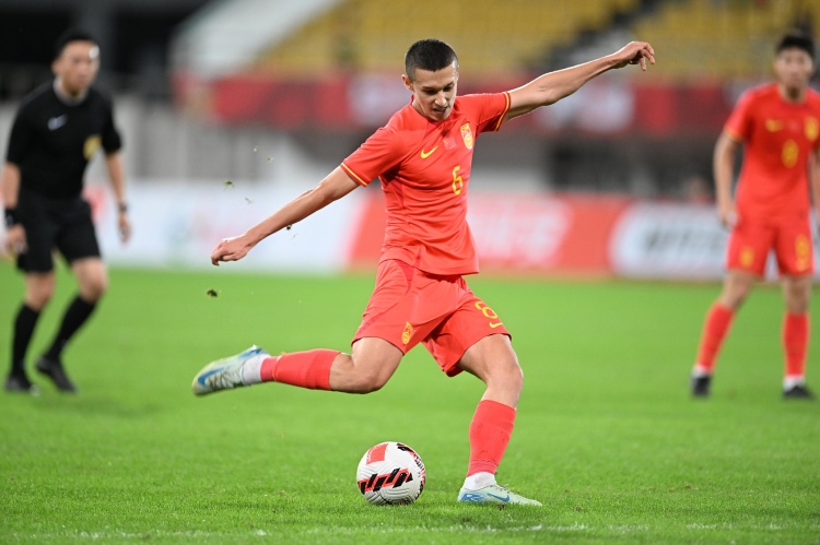 足球報：U22國足仍需進一步磨合，依木蘭在球隊中并不適應