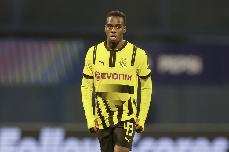 德媒：吉滕斯已在探尋轉會選擇 曼聯藍軍紅軍熱刺有意&拜仁機會小