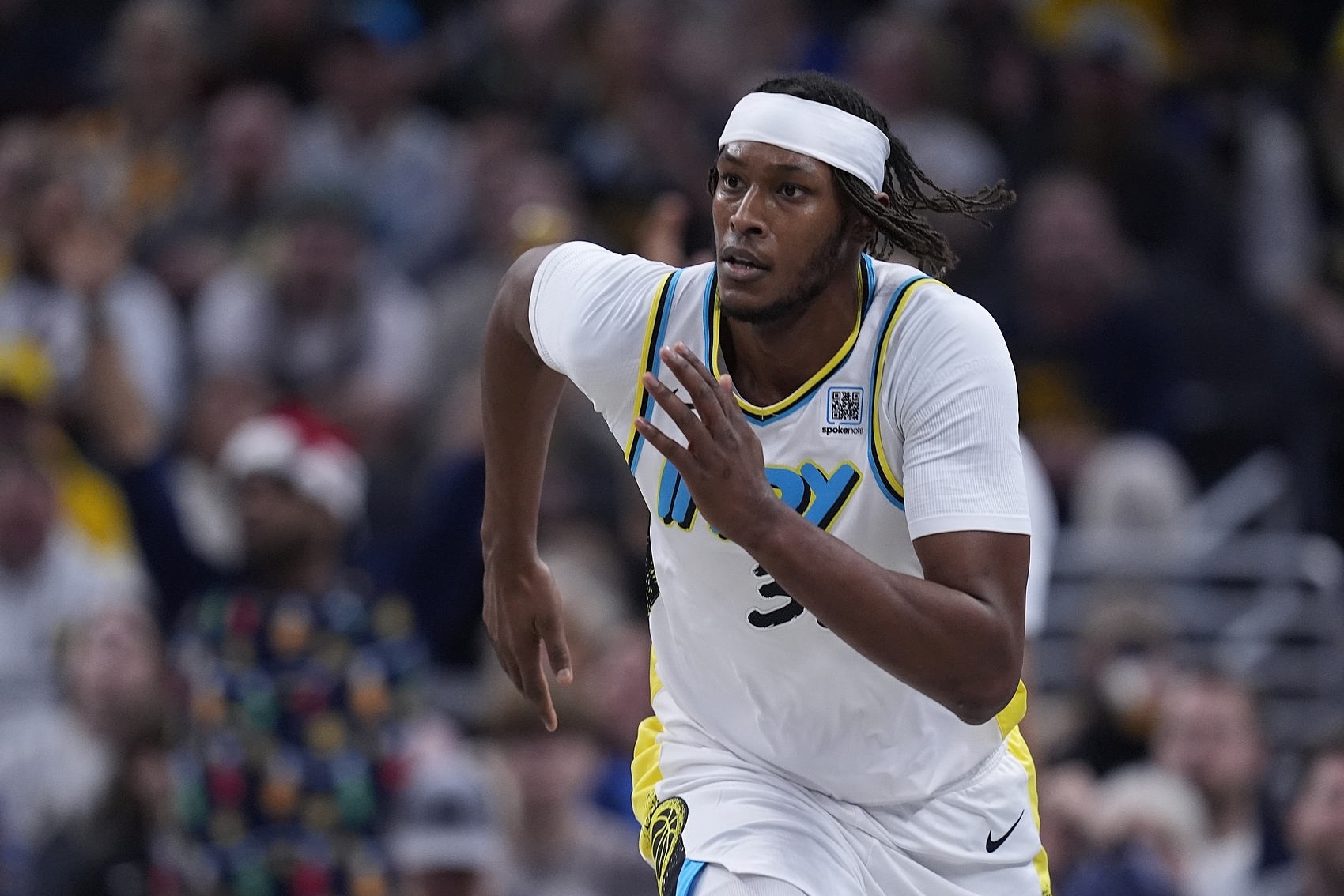 殺傷力可以！邁爾斯-特納上半場8中3攻下全隊(duì)最高14分 罰球8罰7中