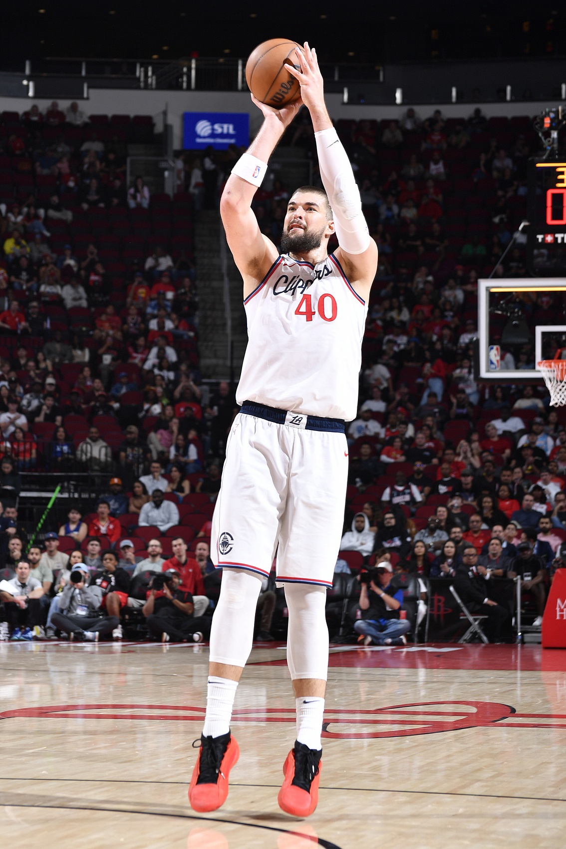 擎天白玉柱！祖巴茨18中8砍16分14板3助1帽 正負(fù)值+19冠絕全場