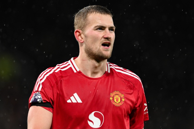 德里赫特：上半場(chǎng)我們表現(xiàn)并不糟糕，只是有兩個(gè)愚蠢的丟球