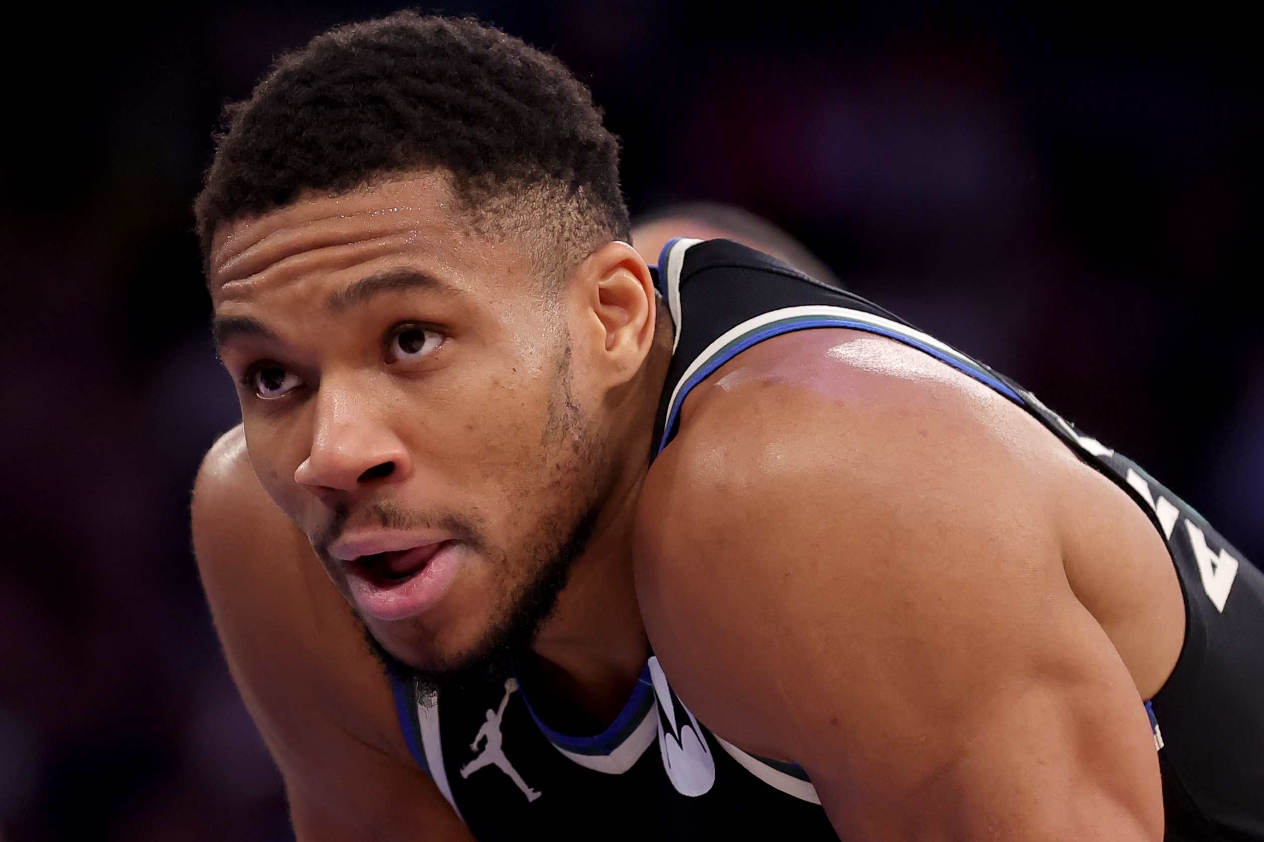 正負值+16冠絕全場！字母哥18中11砍下23分16板7助 三分2中1