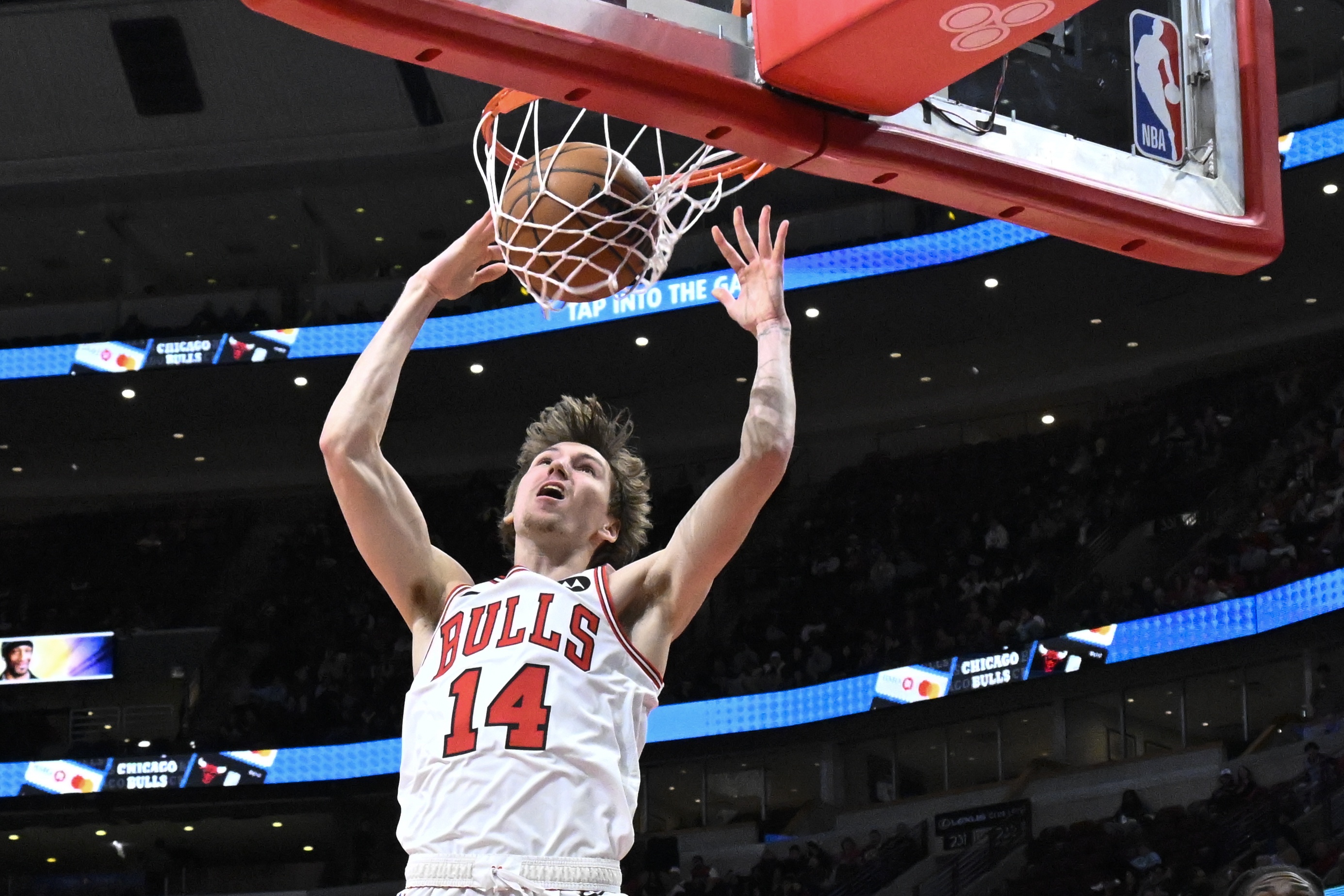 爆發(fā)！布澤利斯18投12中&三分10中5 爆砍生涯新高31分