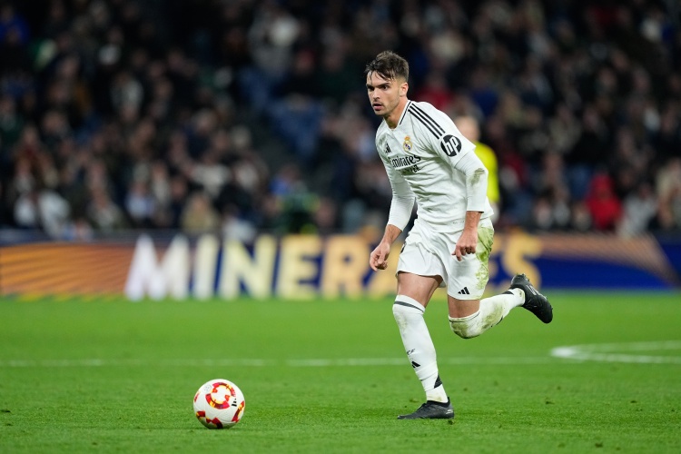 身價暴漲100倍！22歲阿森西奧不到1年穩(wěn)住皇馬主力&有望漲薪續(xù)約