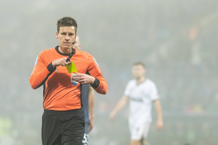 維拉VS布魯日裁判：德國(guó)裁判組執(zhí)法，主裁判西伯特