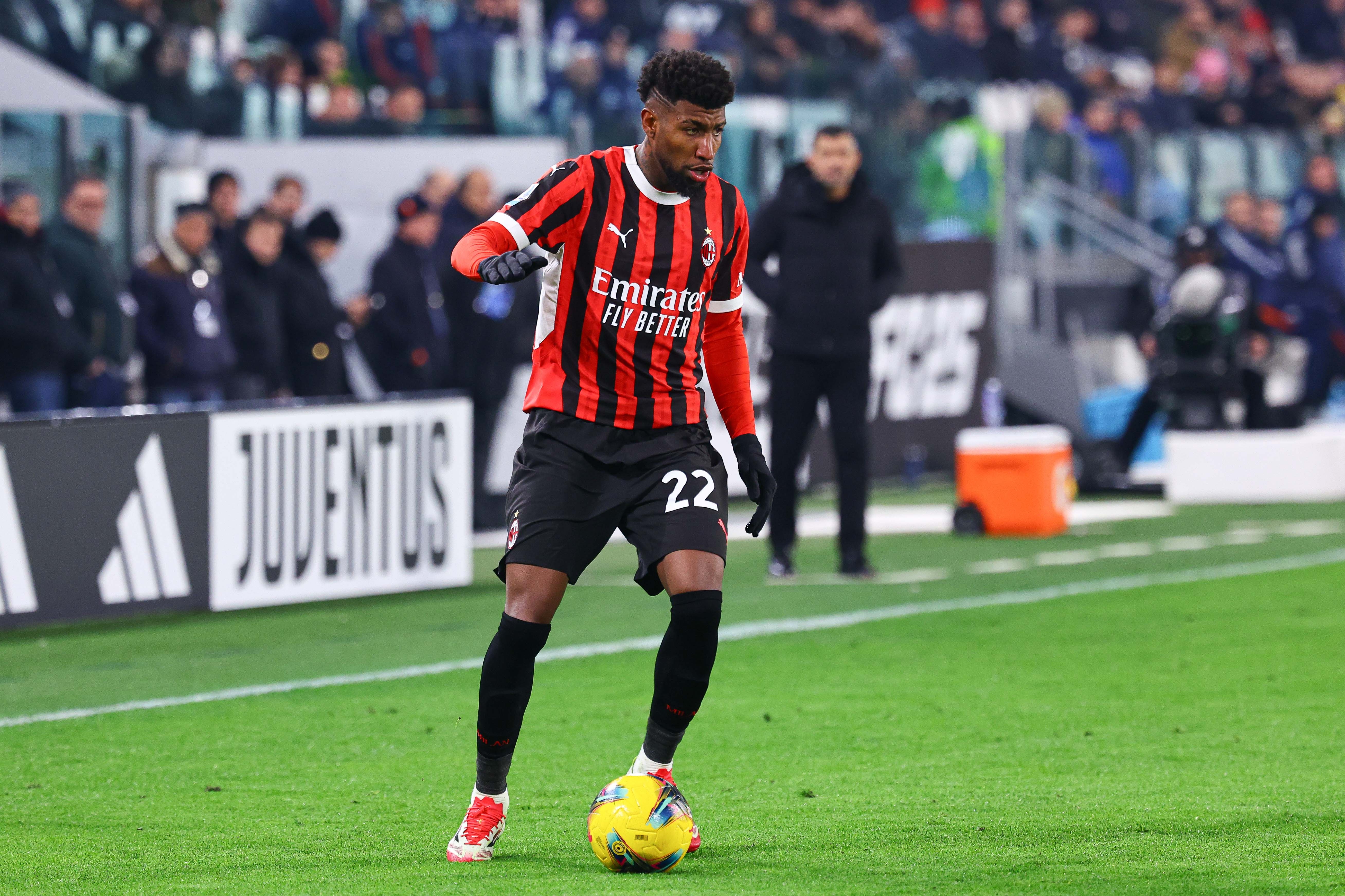 意媒：埃默森康復(fù)進展極為順利 已開始在沙地上進行跑步訓(xùn)練