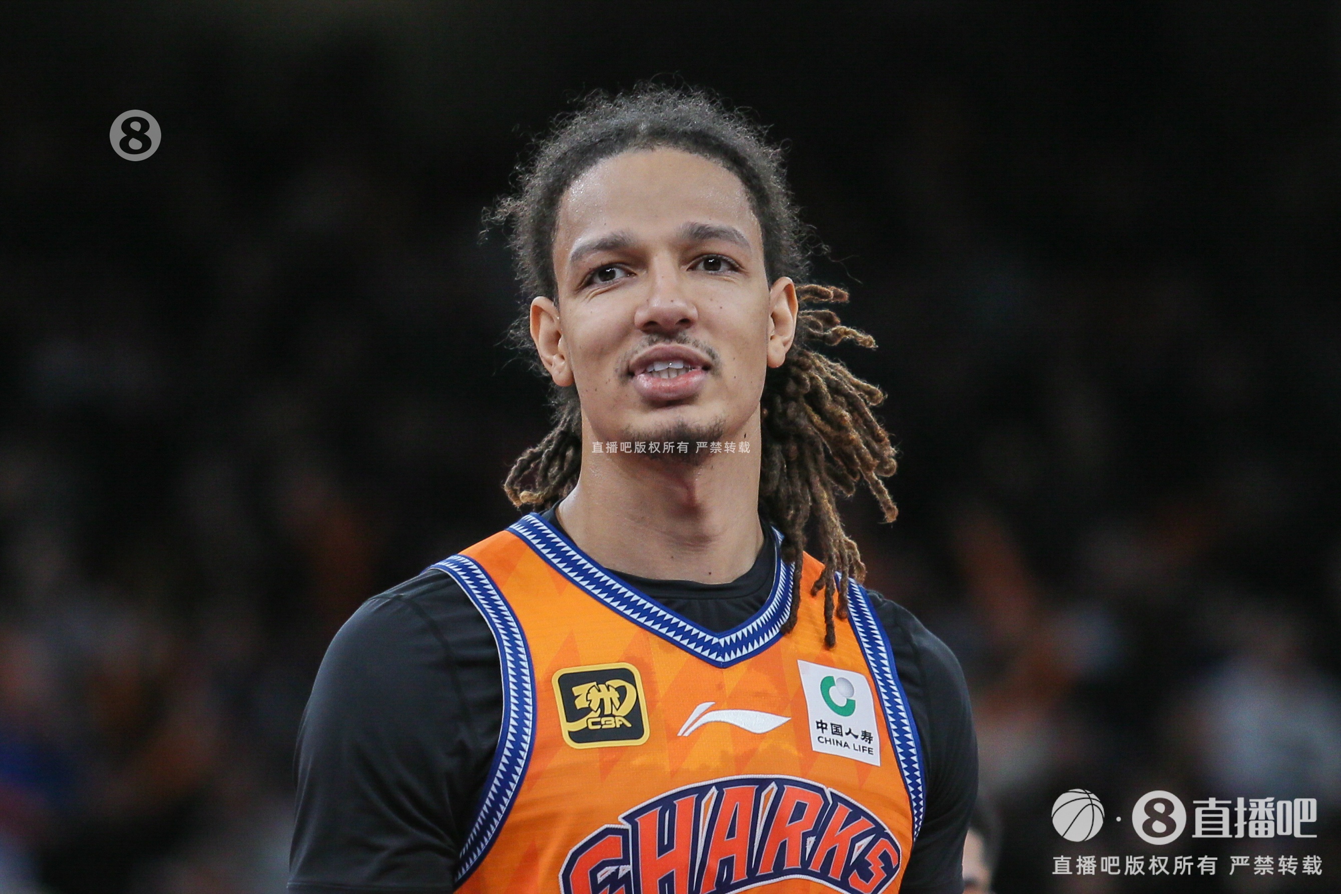 外線差距大！首節(jié)上海轟進6記三分 青島三分5中0