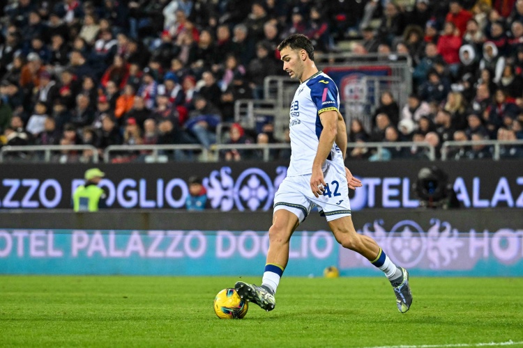 意媒：尤文已1200萬歐敲定維羅納中衛(wèi)庫博拉，準(zhǔn)備今夏完成交易