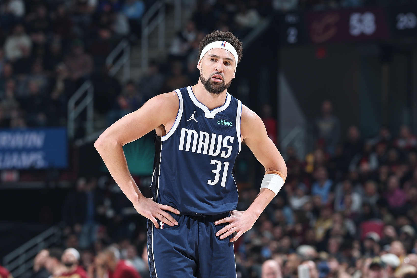 第三節(jié)11分無濟(jì)于事！克萊3記三分拿到11分2板2助2斷 上半場(chǎng)掛零