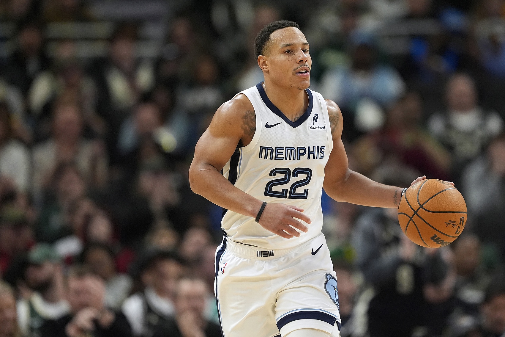 肌肉鐵匠！貝恩上半場9中1得到2分2板4助1帽 三分4中0