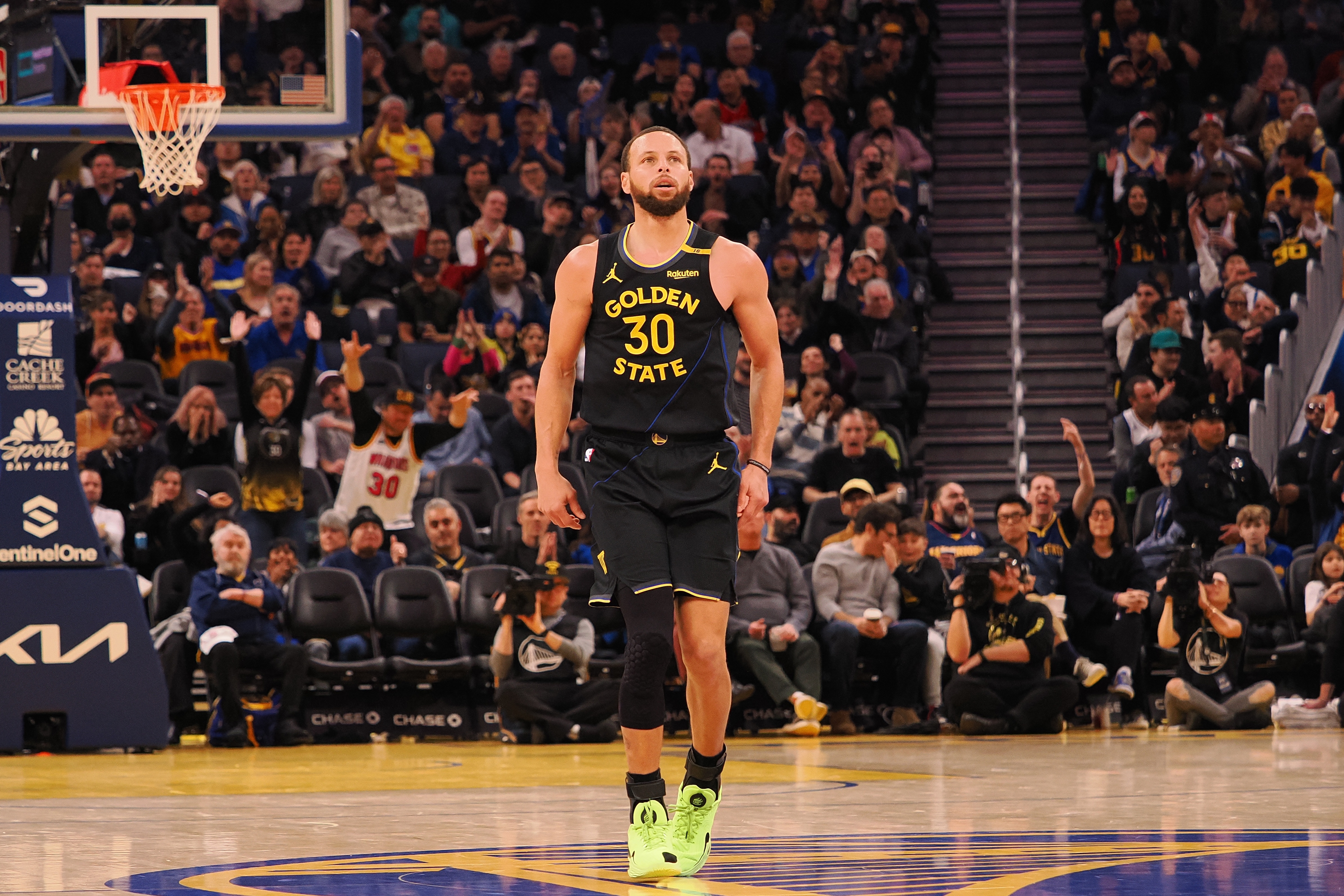 孤掌難鳴！庫(kù)里18投10中空砍29分5板13助