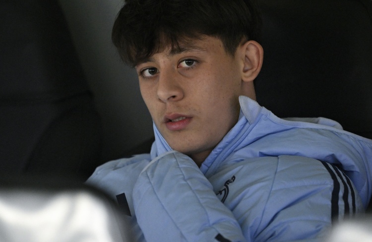 評(píng)論員：年邁的莫德里奇退休回老家種田，也仍然比居勒爾強(qiáng)