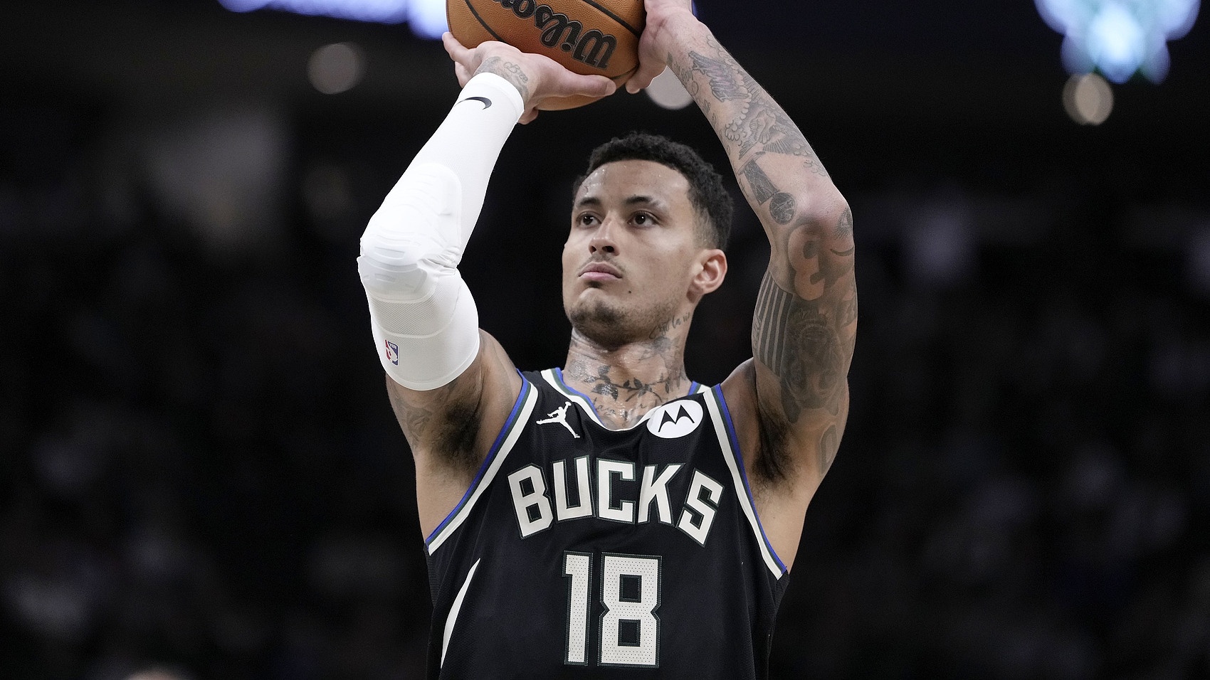 殘陣應(yīng)敵！雄鹿VS掘金首發(fā)：波特、特倫特、普林斯、庫茲馬、大洛