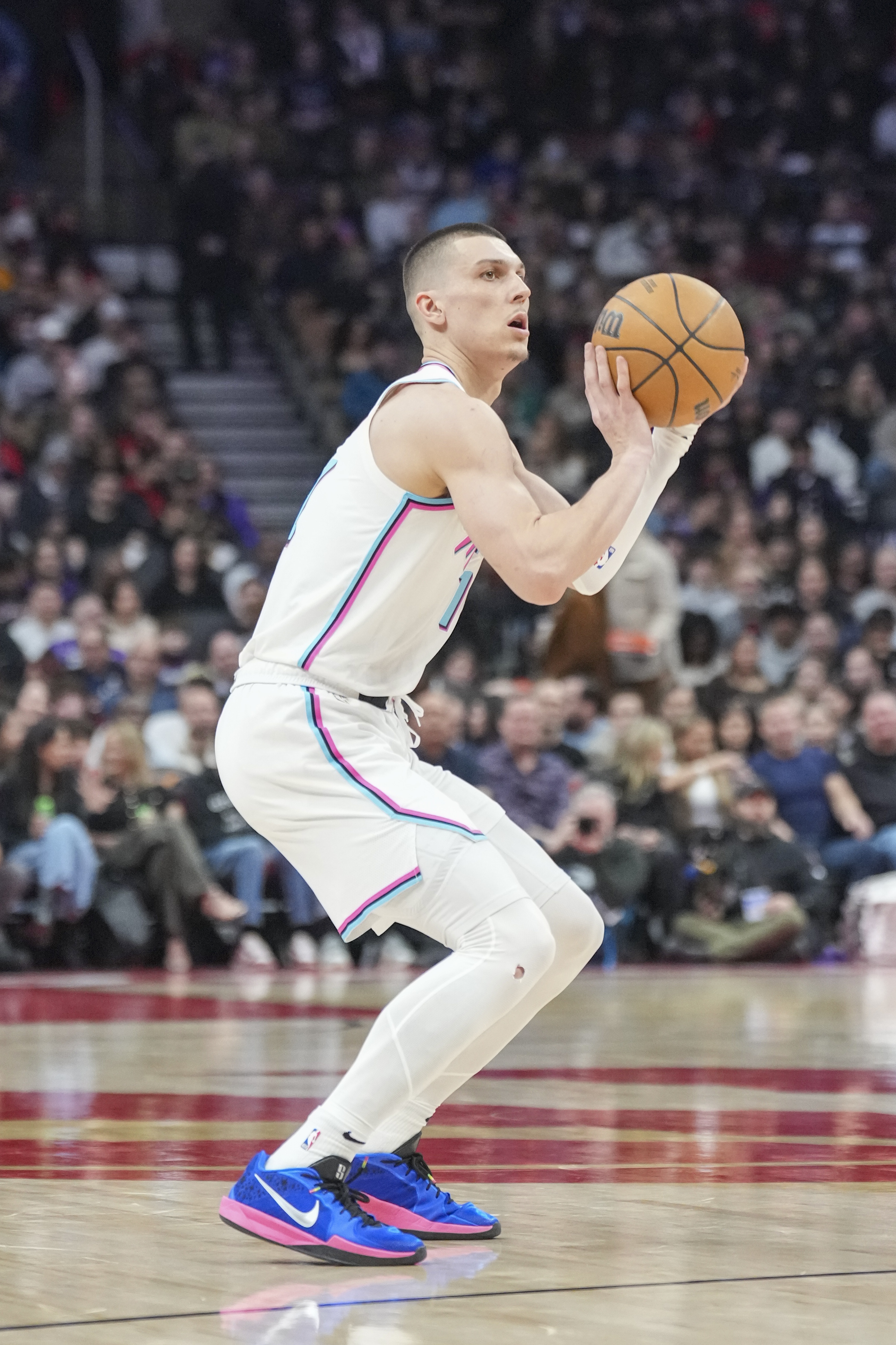 無力！熱火半場三分球23投僅3中 命中的3記全部來自于新援維金斯