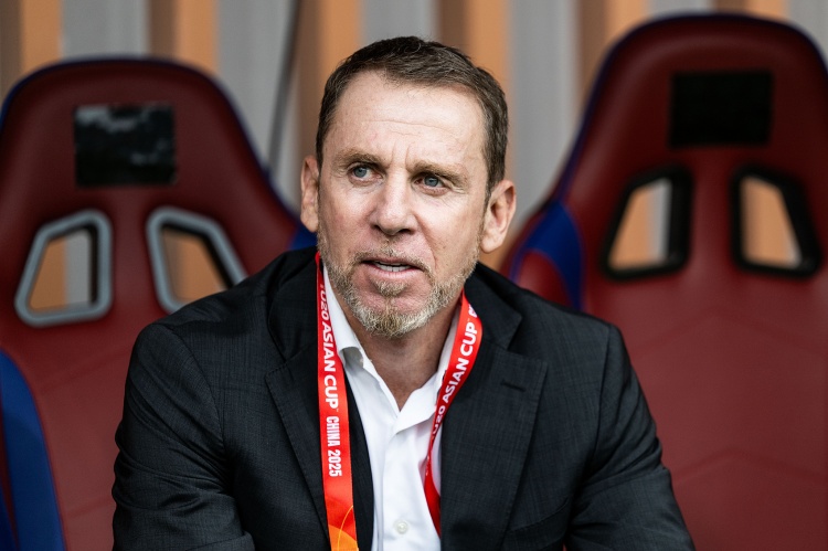 馬德興：久爾杰維奇在用人、換人方面猶豫，對(duì)體能教練缺乏信任