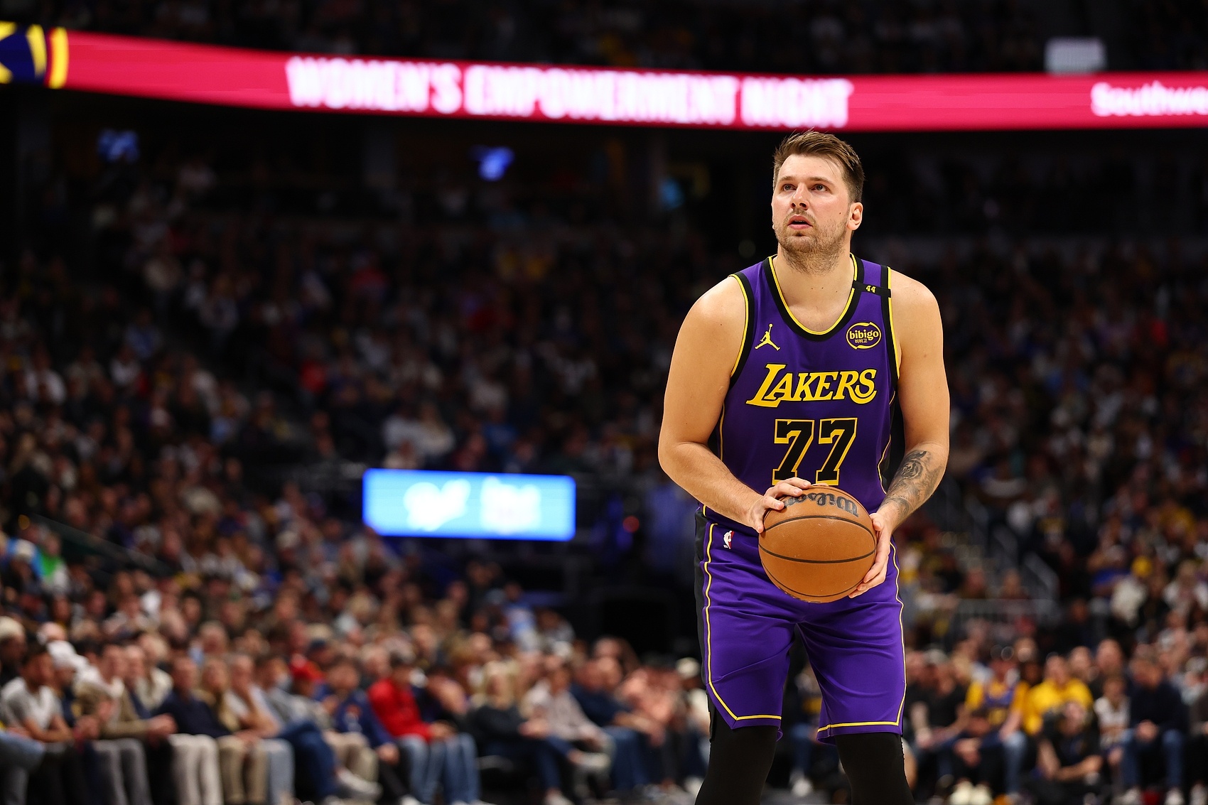 19分5板5助2斷1帽！Skip：上半場(chǎng)證明湖人盧卡能有多棒