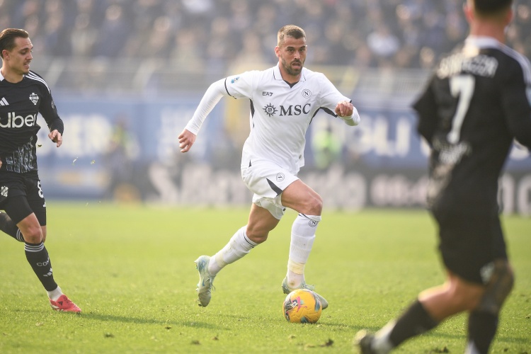 官方：斯皮納佐拉大腿肌肉疲勞，將缺戰(zhàn)那不勒斯vs米蘭