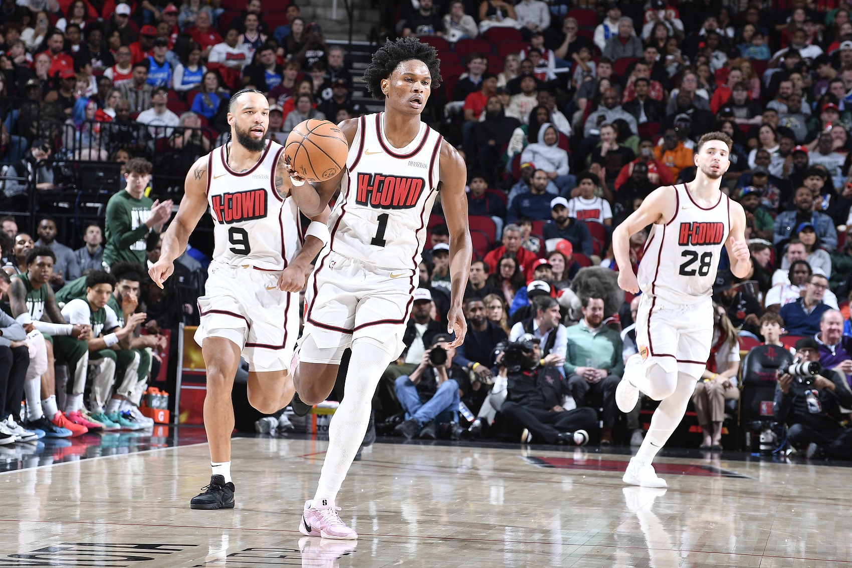 狄龍：對(duì)很多人來說 選阿門進(jìn)最佳防守陣容的決定很容易做出