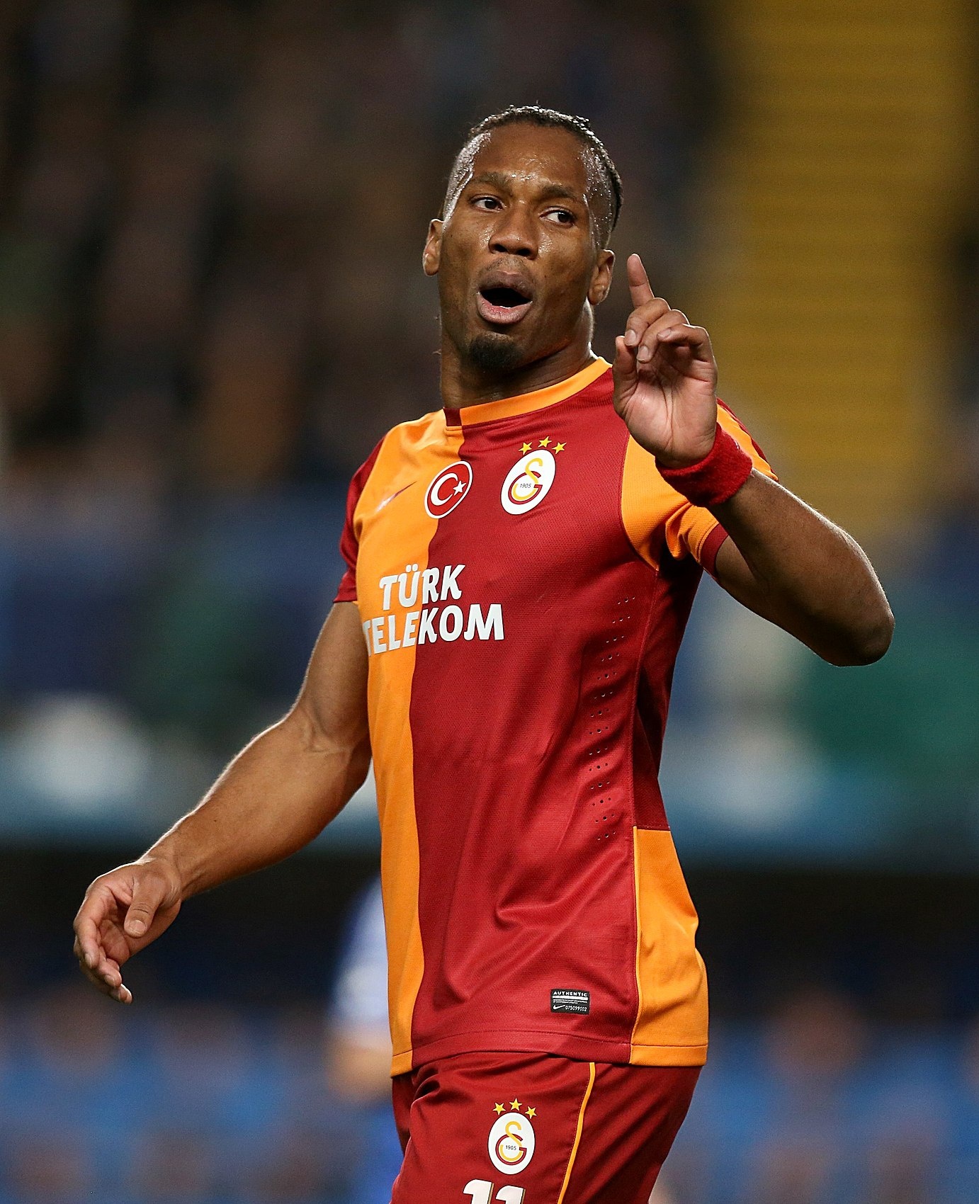 德羅巴聲援穆帥：我愛(ài)加拉塔薩雷，但“爸爸”怎會(huì)是種族主義者？