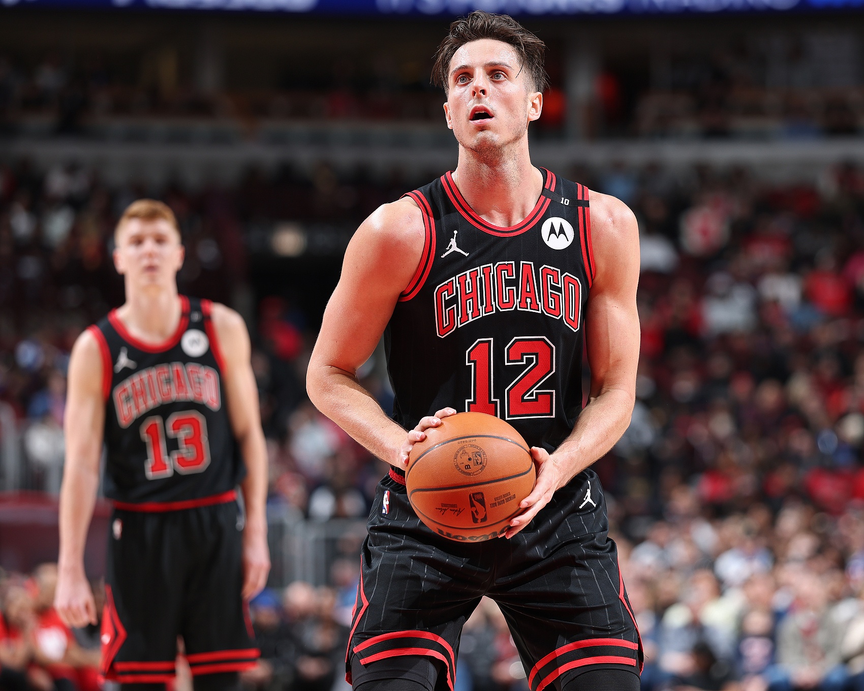 人帥打得也帥！科林斯16中10砍20分12板2助3斷1帽