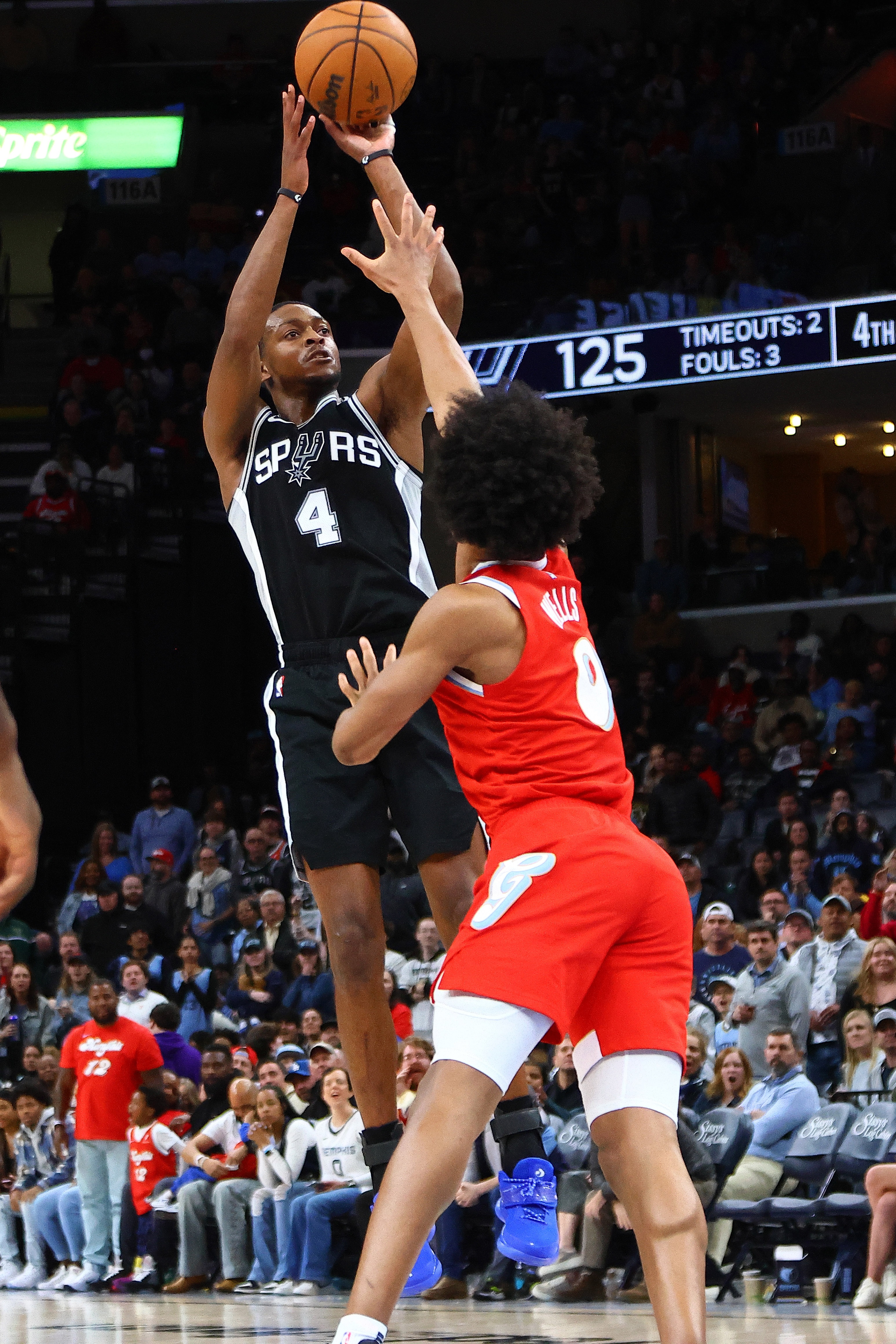 中距離準(zhǔn)絕殺！?？怂梗呵蜿?duì)對(duì)我完成制勝一擊有信心 我也是