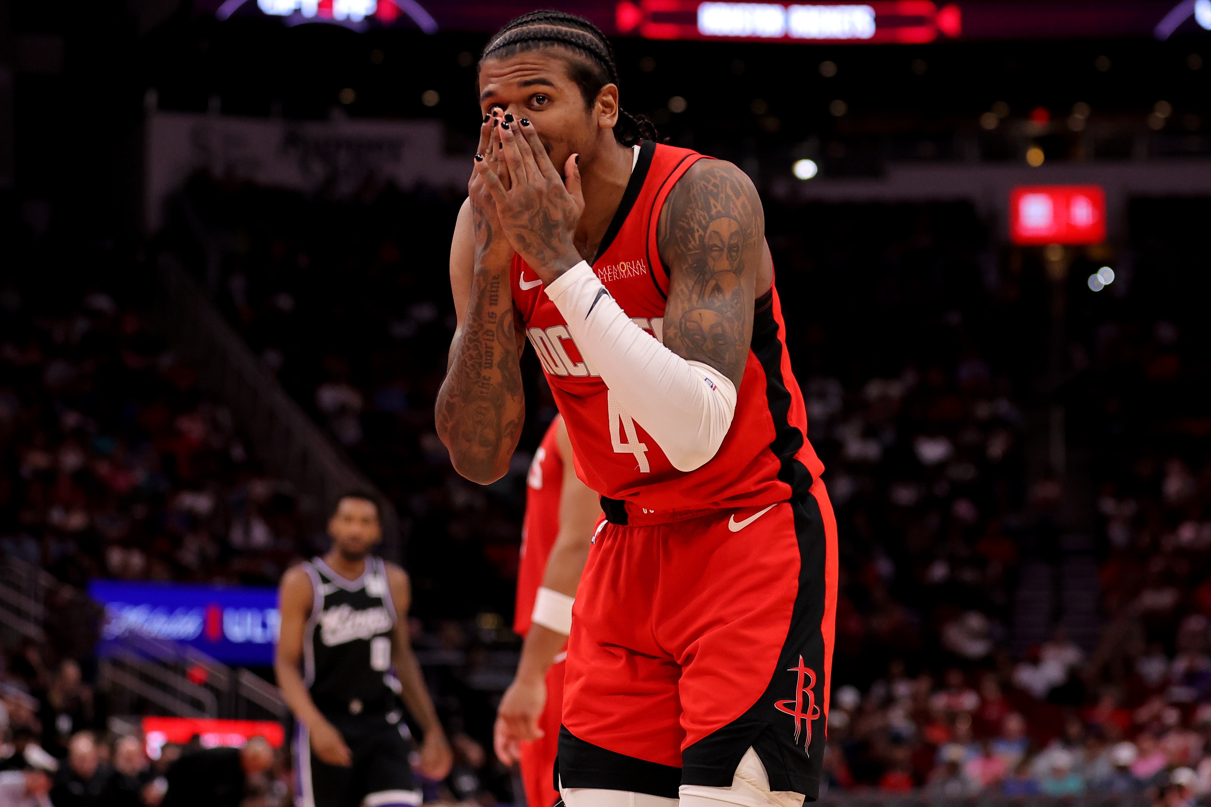 效率有點(diǎn)低！杰倫-格林15投5中 得到14分7籃板3助攻&正負(fù)值+16