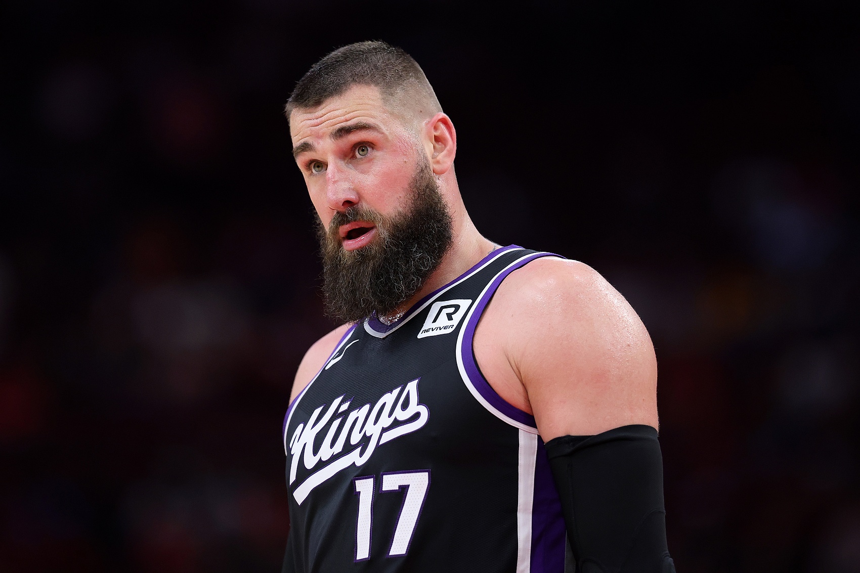 不落下風(fēng)！瓦蘭對抗約基奇攻防發(fā)揮全面 砍19分13板6助2斷難救主