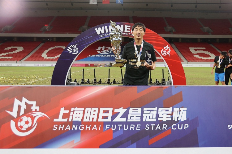 陶金：青訓(xùn)教練是最適合我的工作，上海足球的后備人才不斷涌現(xiàn)