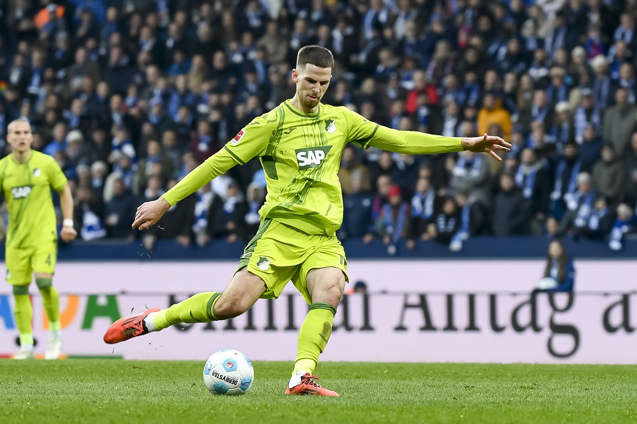 記者：法蘭克?？紤]夏窗簽斯塔赫，但預(yù)計(jì)霍芬海姆將索要高額費(fèi)用