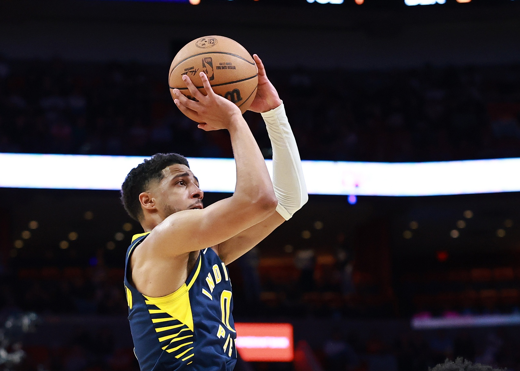 今天先攻了！哈利伯頓首節(jié)三分5中3得到9分3板2斷 沒有失誤