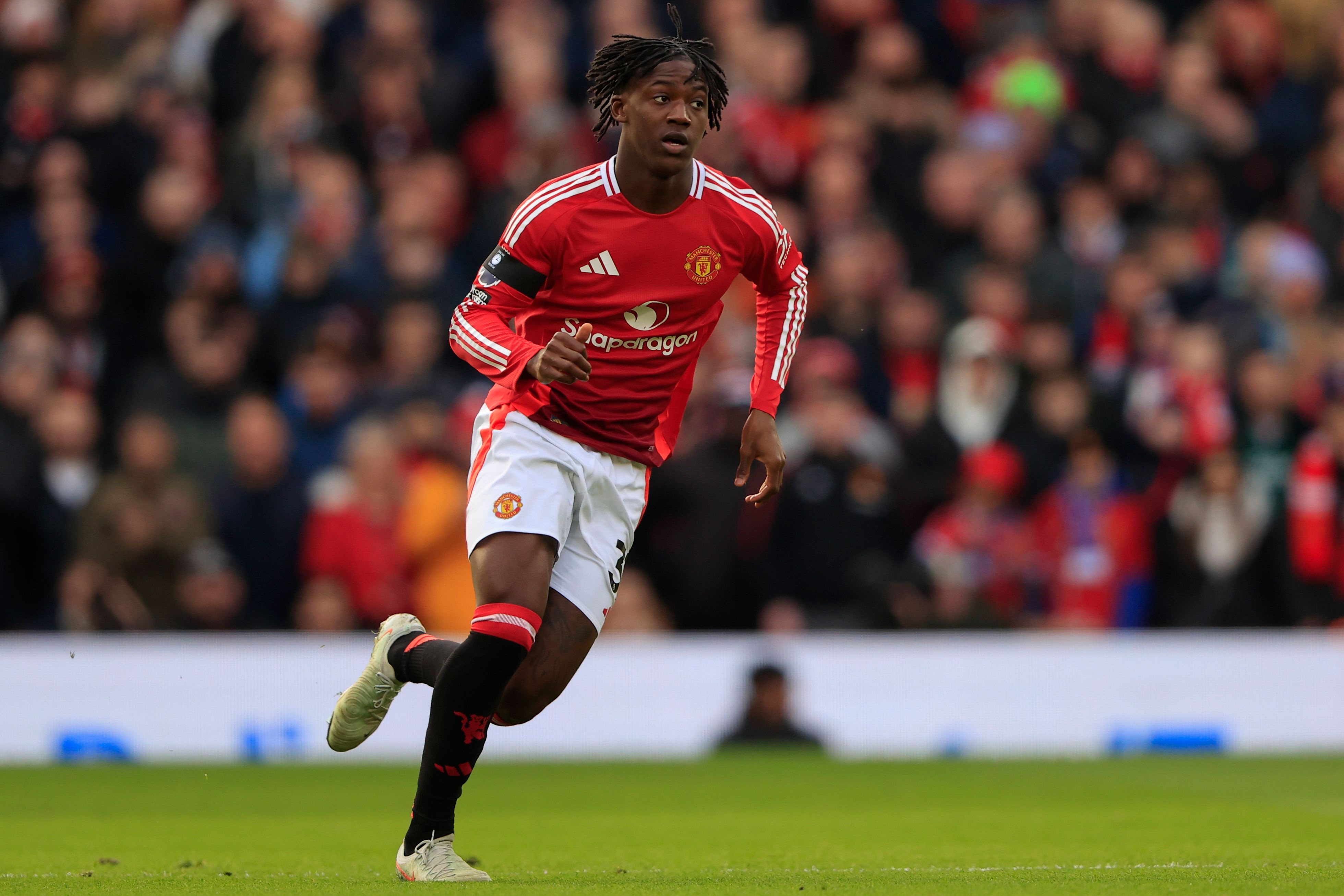 續(xù)約or離隊?19歲梅努索要18萬周薪，25場1球1助&曼聯(lián)估價7000萬