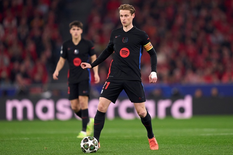 記者：德容肌肉超負荷&并無大礙，半場換下他是預(yù)防措施