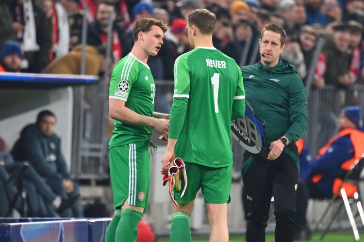 記者：諾伊爾很可能缺席對(duì)陣國(guó)米首回合比賽，他對(duì)烏爾比希有信心