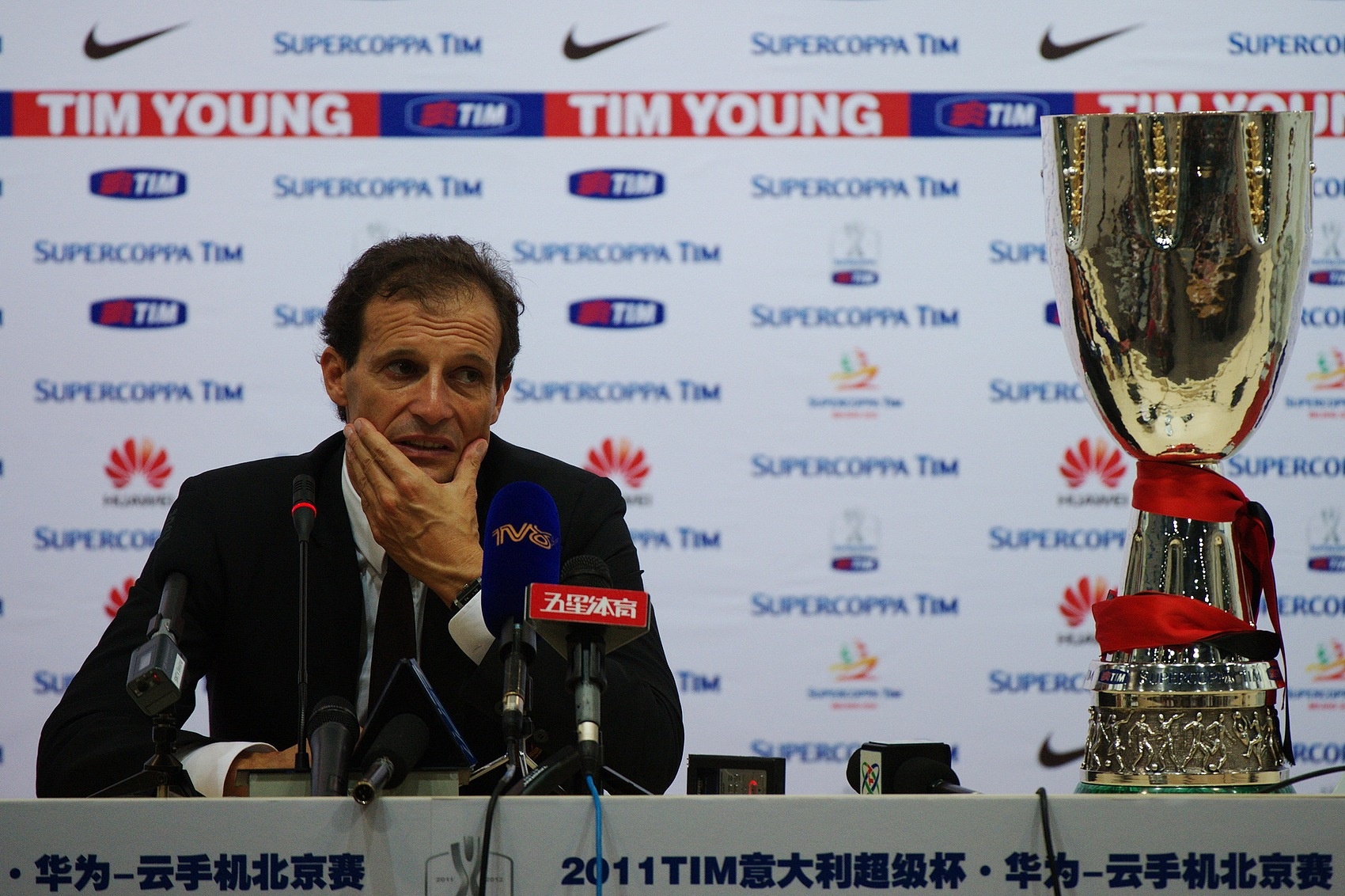 記者：小法和阿萊格里得到米蘭認可， 但沒總監(jiān)就無法選擇新教練