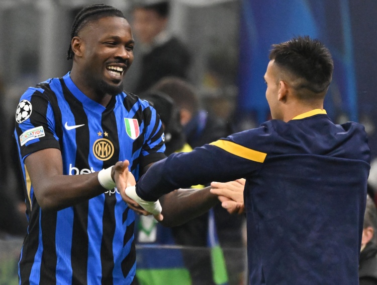 小圖拉姆：夢想走進(jìn)球場有上帝視角感知比賽，我覺得這可能實現(xiàn)