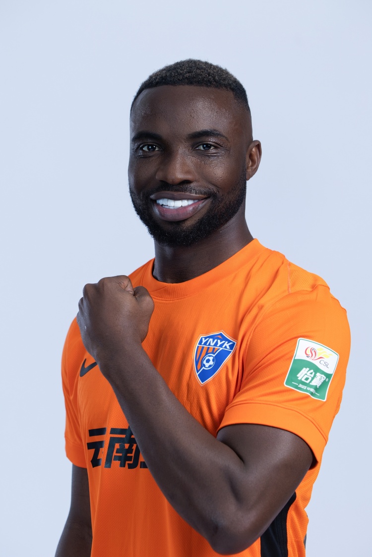 記者：玉昆與奧斯卡簽的是免責(zé)合同 歸化沒成功也沒太大損失