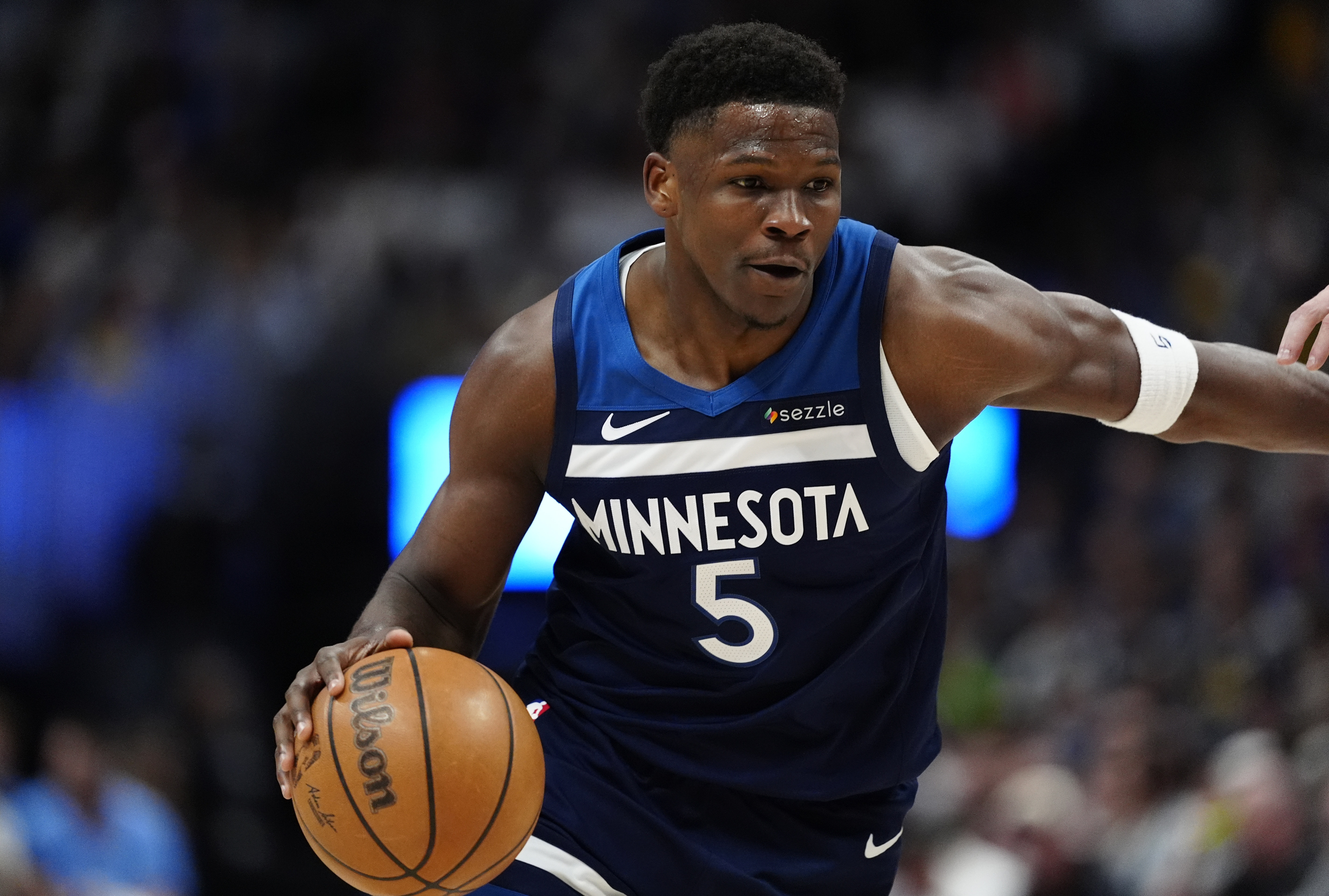 今天打得很合理！愛德華茲上半場7中4&罰球6中5砍下15分沒有失誤