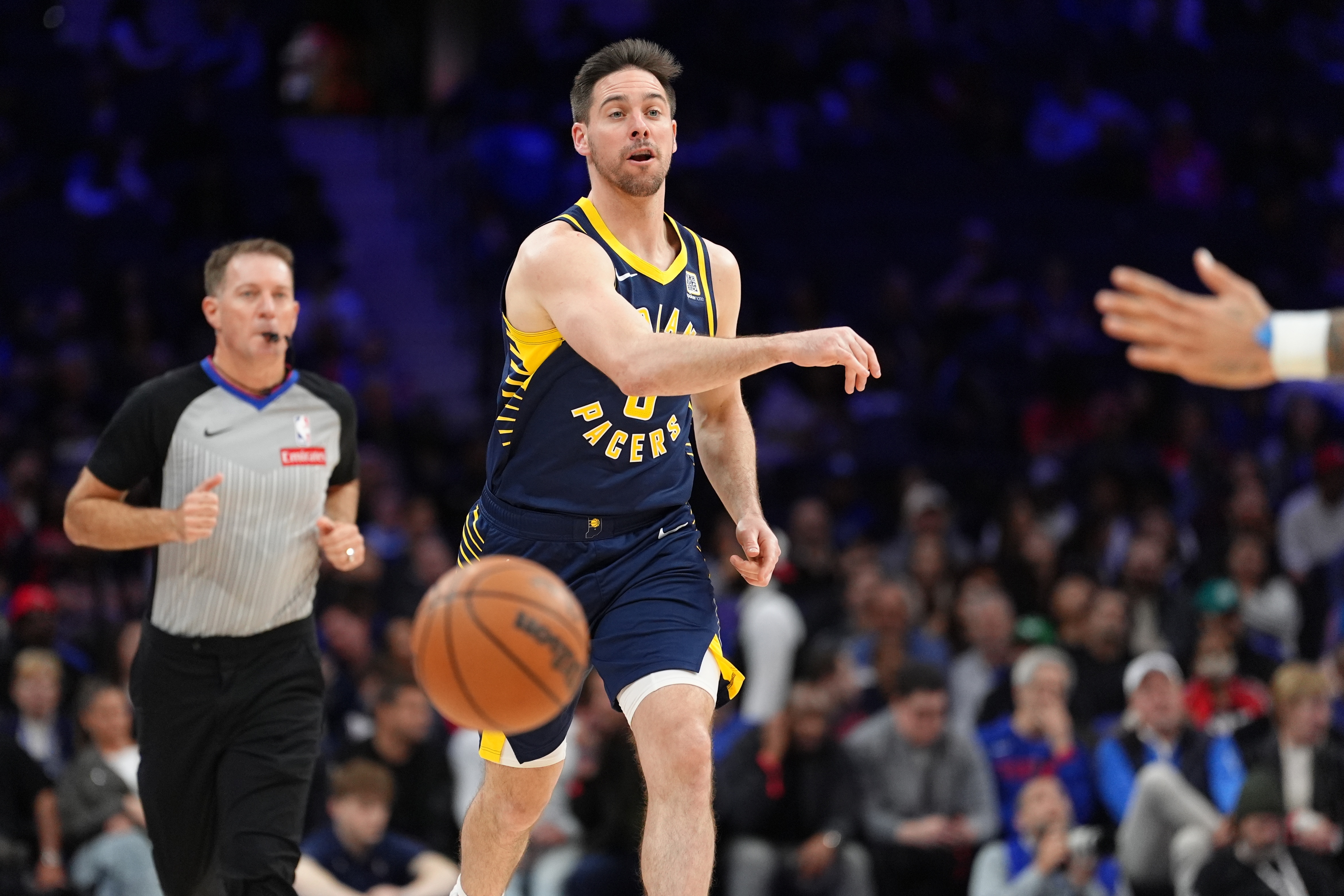 糟糕！麥康納：我們替補(bǔ)席的表現(xiàn)太糟糕 這樣根本無(wú)法取得勝利