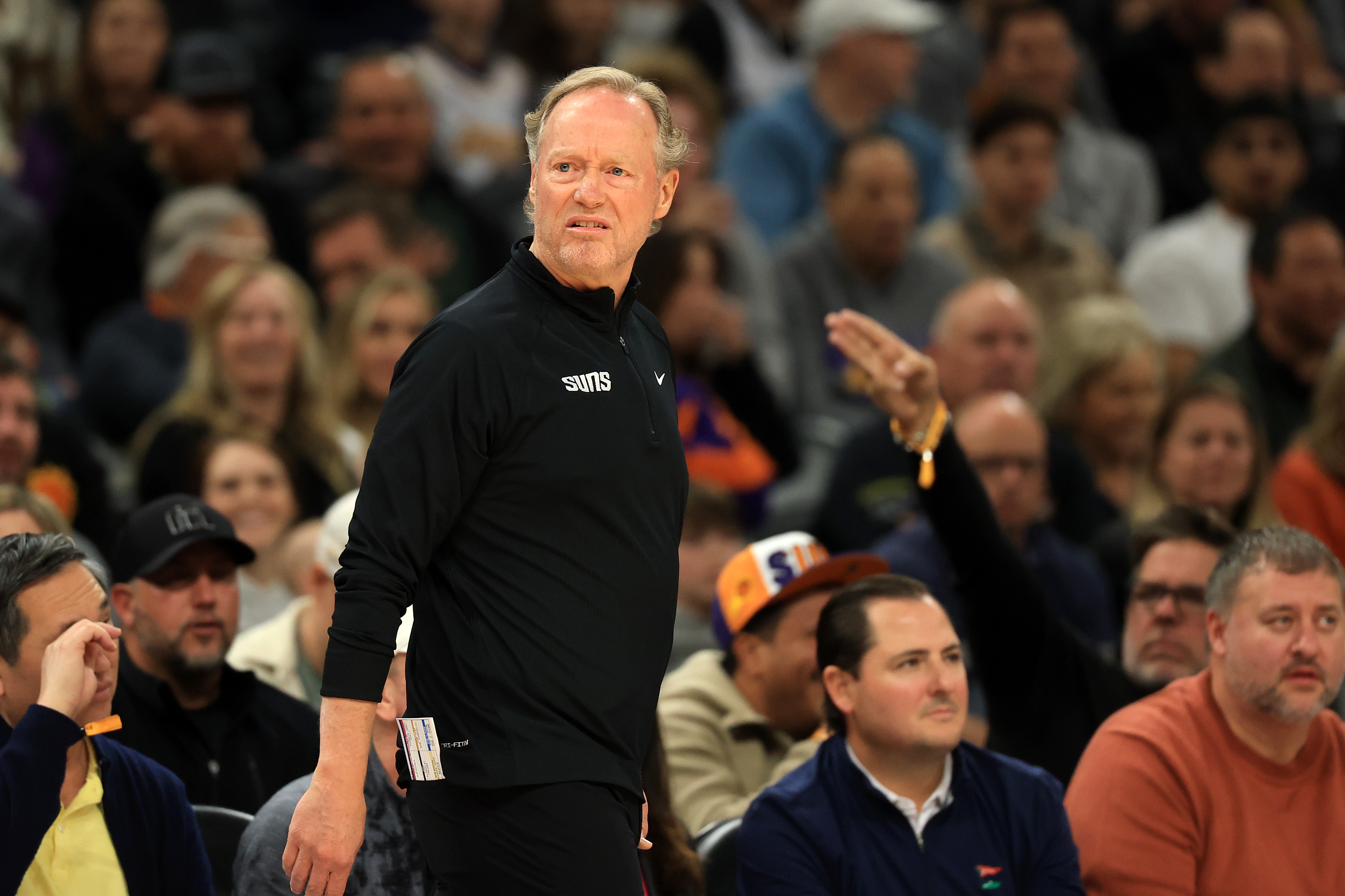 帥位是否穩(wěn)固？布登：執(zhí)教并不容易 我們處于沖附加賽的關(guān)鍵階段