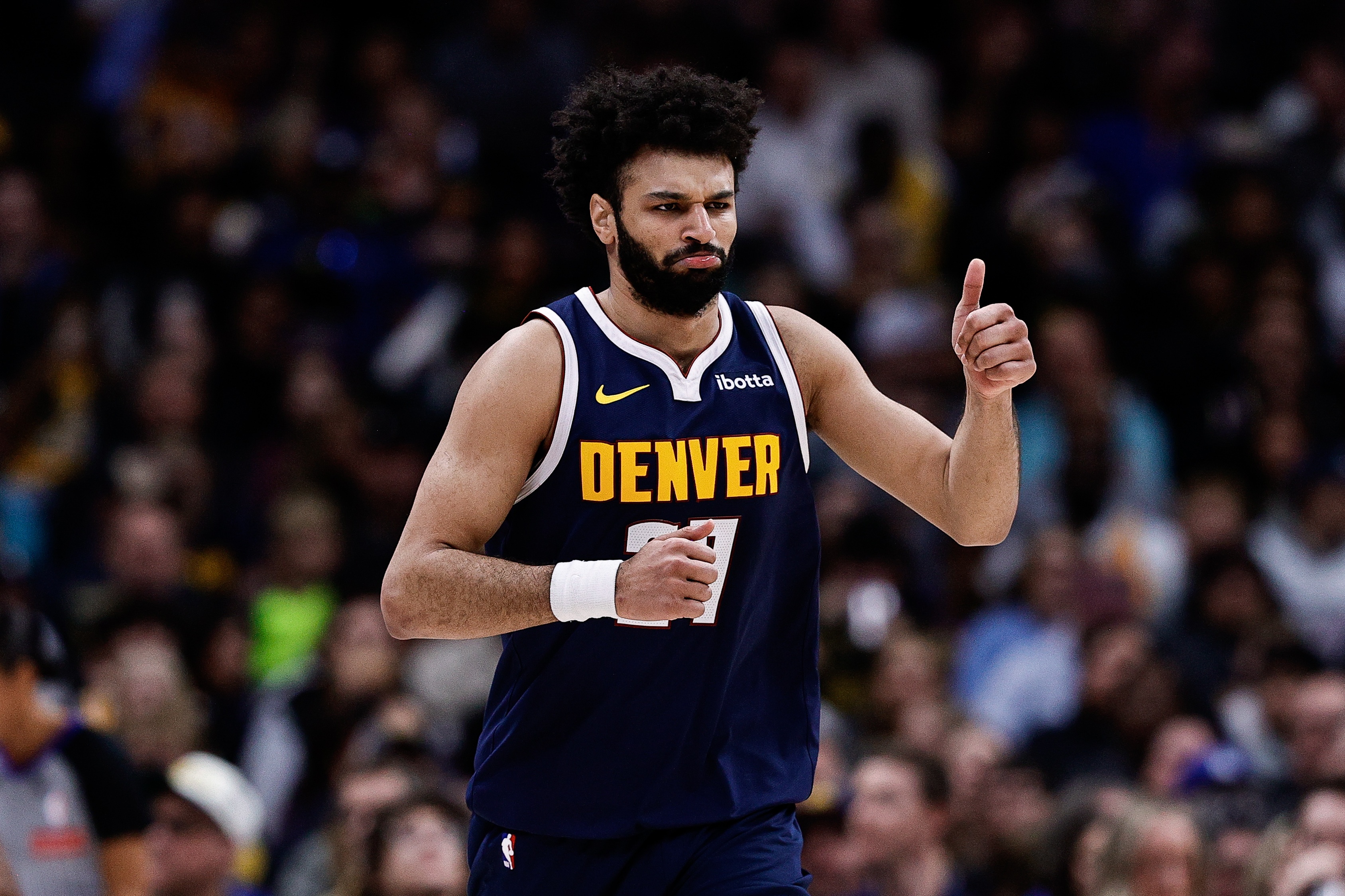 火力全開！穆雷半場15中7&三分2中1砍下17分 送出4次助攻