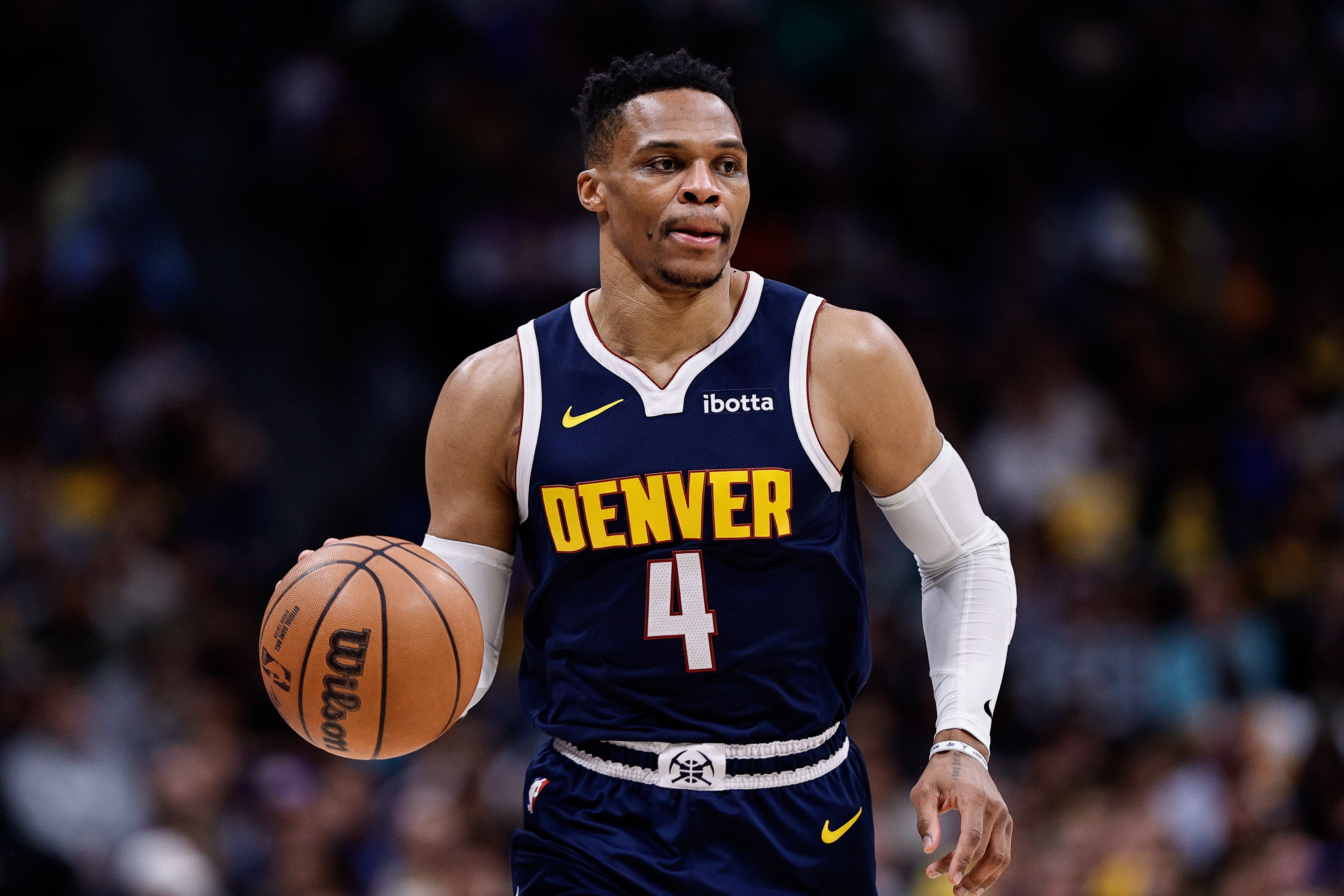 穩(wěn)定發(fā)揮！威少半場6中3拿到7分4助攻1搶斷