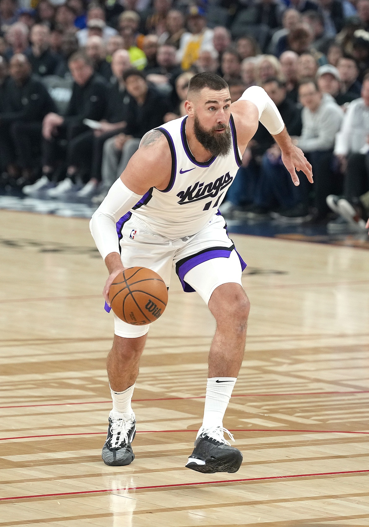 效率挺高但難挽敗局！瓦蘭11中8得到18分7板1助