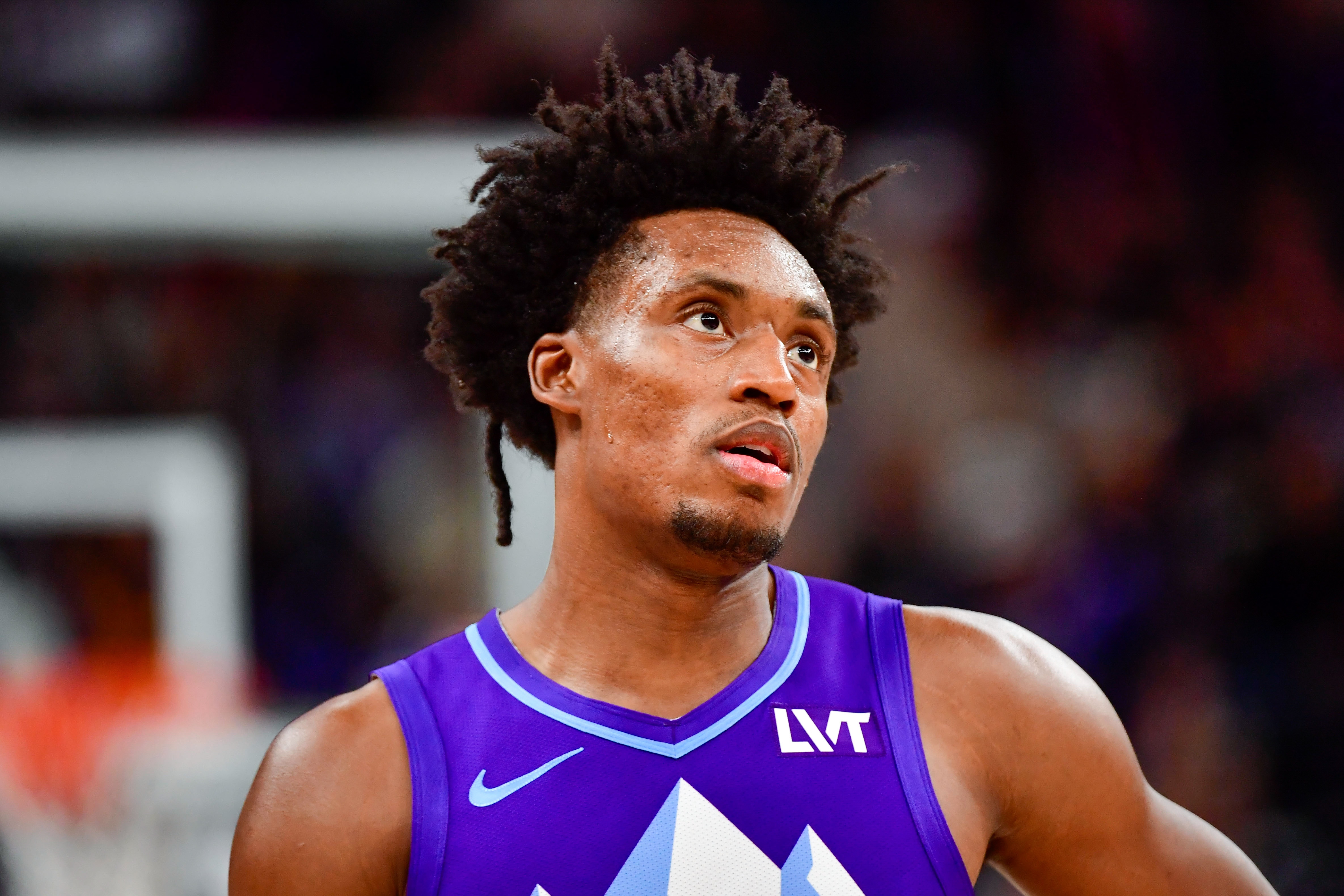 打得不錯！塞克斯頓半場9投7中貢獻16分1板1助 得分全隊最高